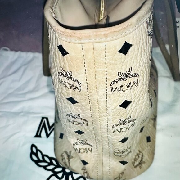 MCM Visetos Anya Top Zip Shopper Medium - Picture 9 of 11